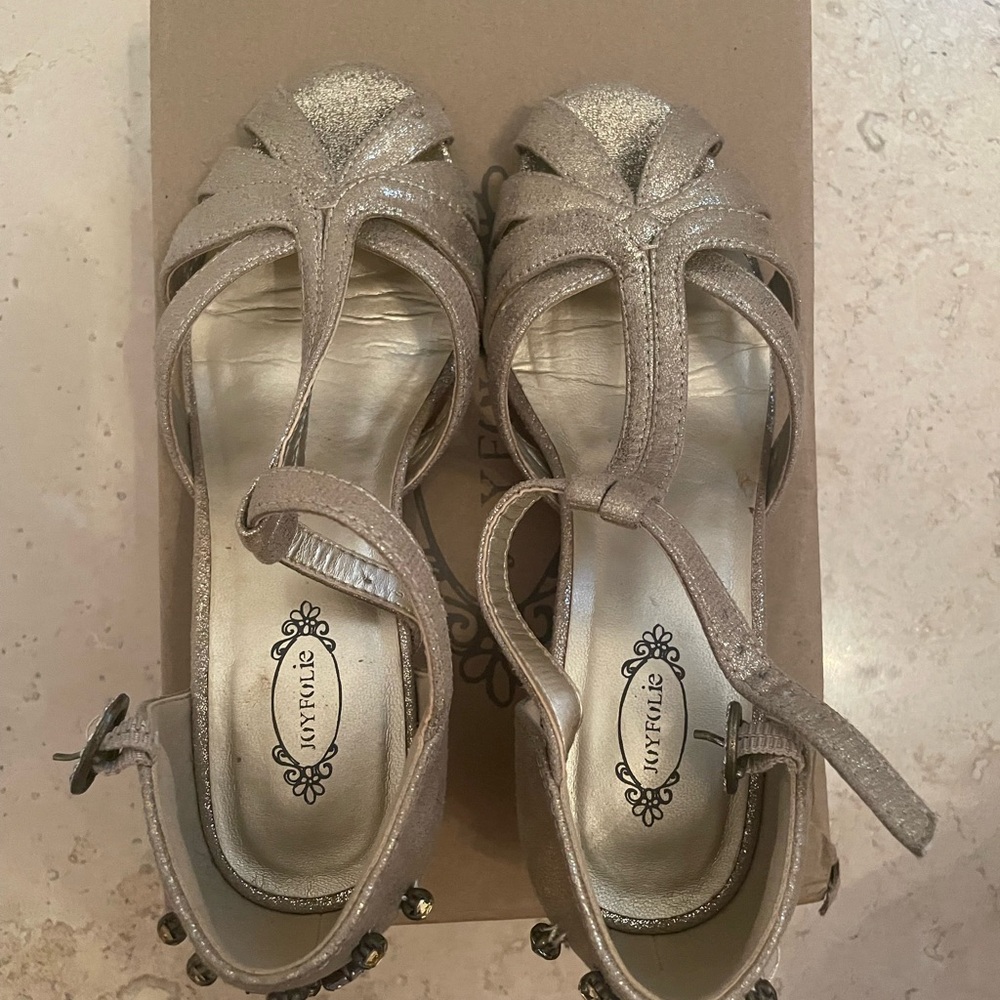 Joyfolie Collection Silver Scrappy sandals